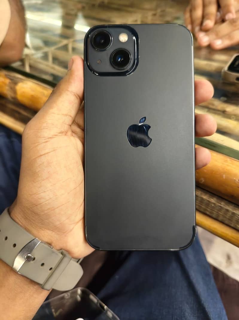 Apple iPhone 13 0