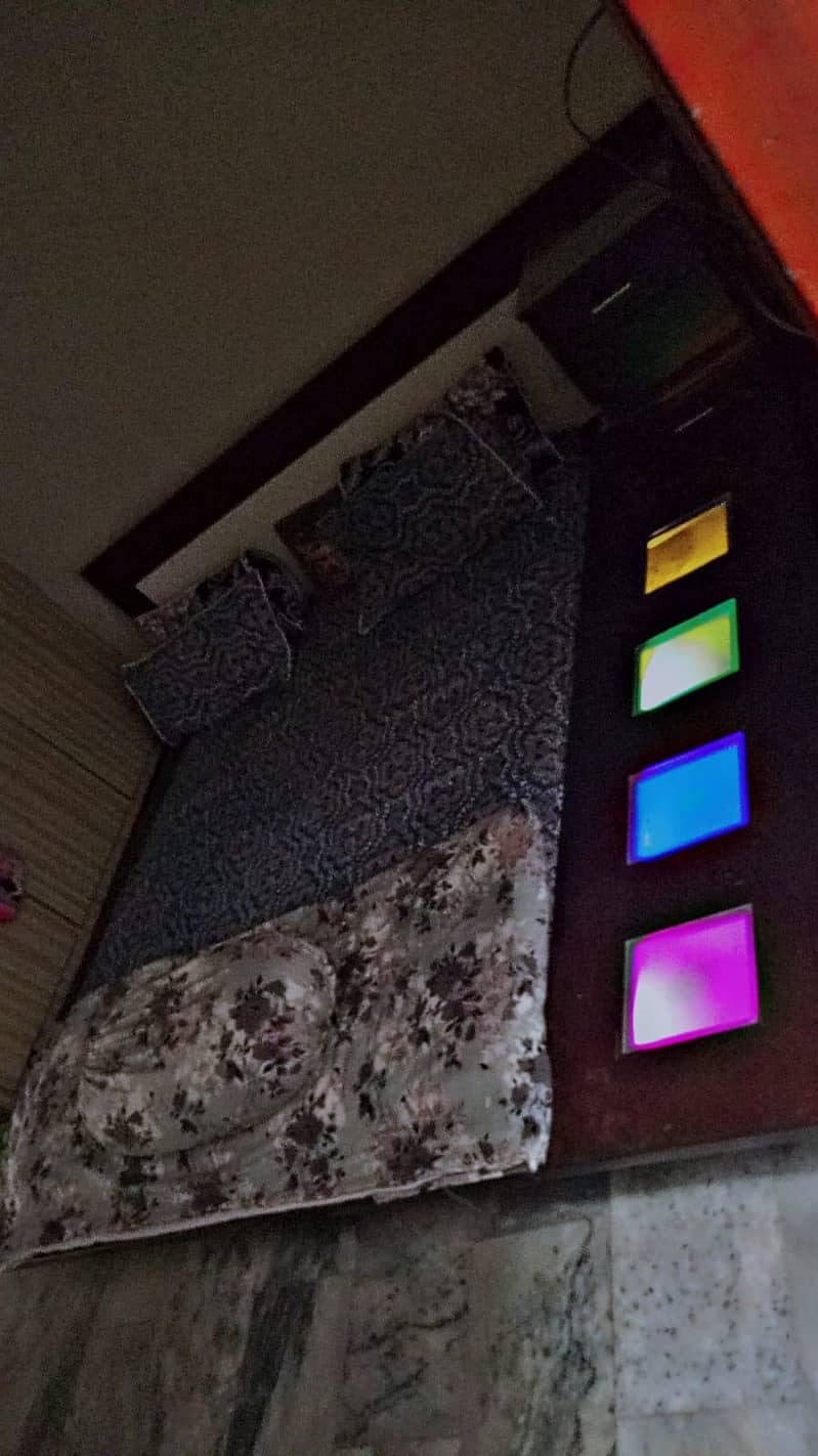 double bed mattress side table 2