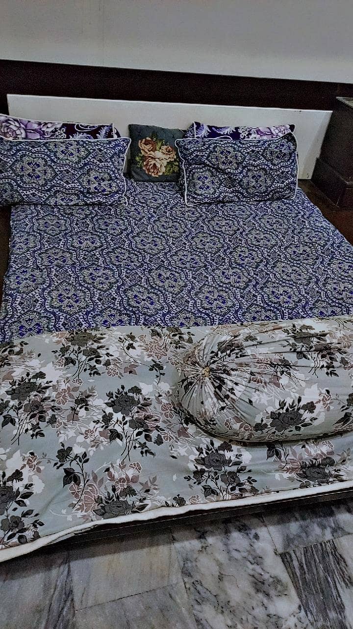 double bed mattress side table 3
