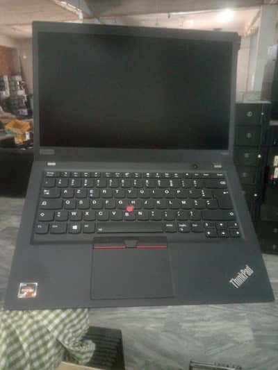 Lenovo Thinkpad T495s Ryzen pro5 AMD 3500u 8/256 SSD 2gb graphics card