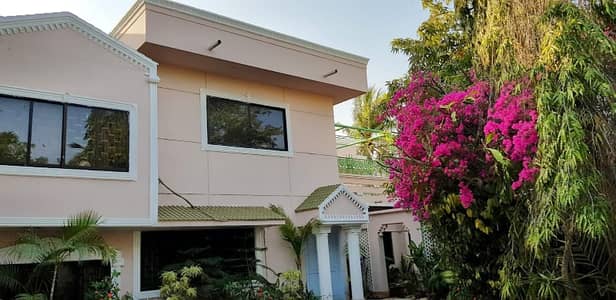 Get This Amazing 1000 Square Yards House Available In DHA Phase 2