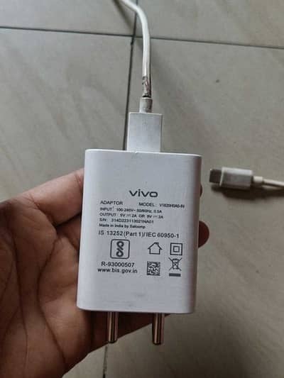 vivo Y51 Orignal 18watt charger box pulled out with orignal cable