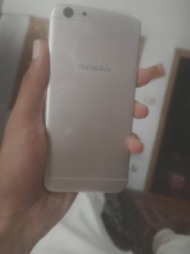 OPPO A57 0
