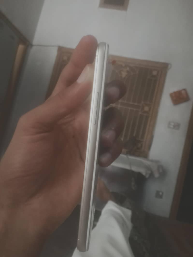 OPPO A57 1