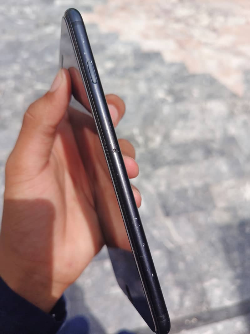 Apple iPhone 7 Plus 3