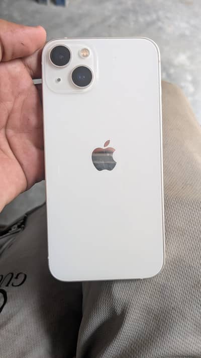 Apple iPhone 13