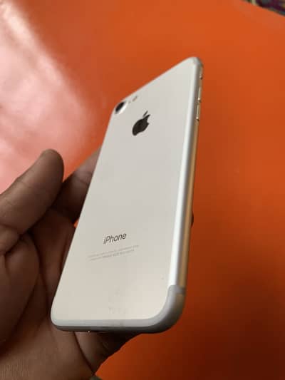 Apple iPhone 7