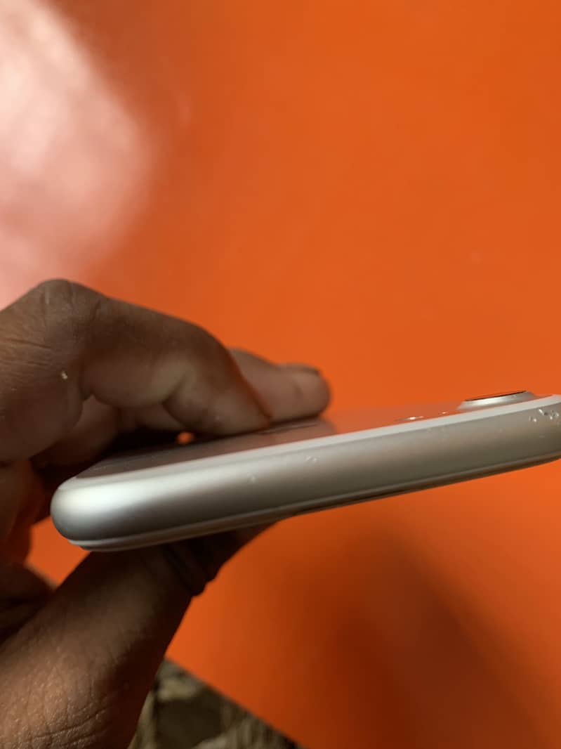 Apple iPhone 7 3