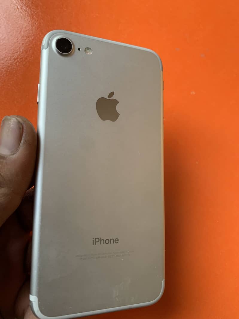 Apple iPhone 7 4