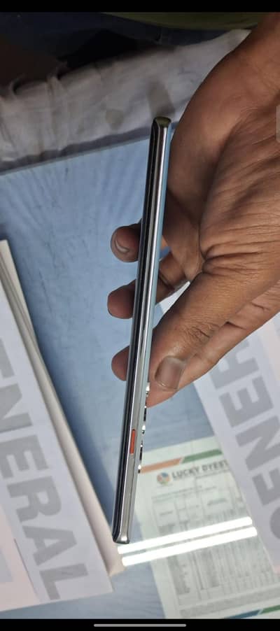 Tecno camon 40 pro