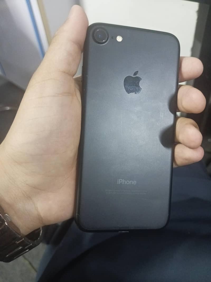 Apple iPhone 7 2