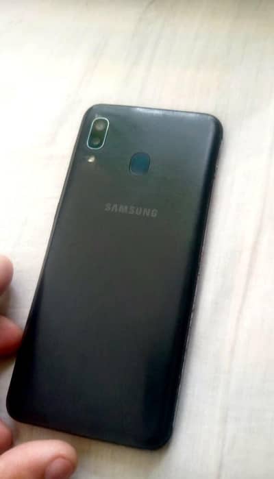 Samsung Mobile A20  3.32