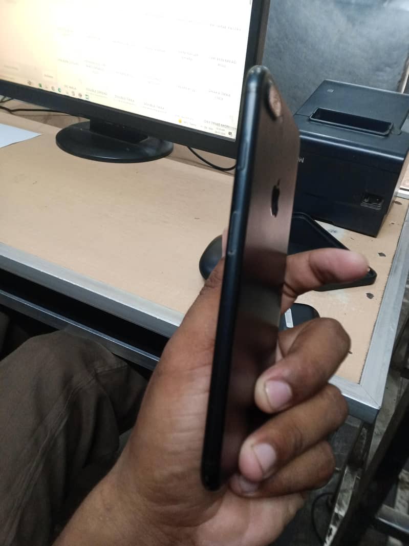 Apple iPhone 7 plus 3