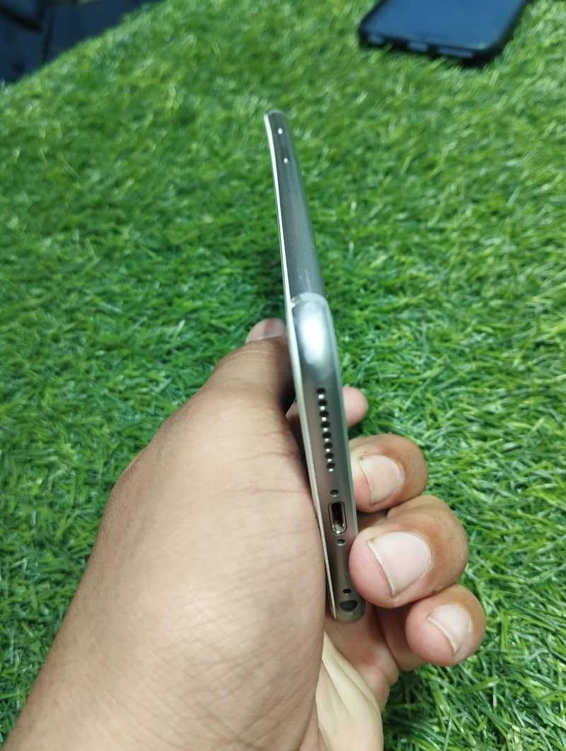 Apple iPhone 6S Plus 2