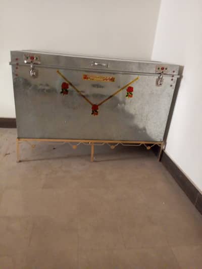 Storage Box, Trunk, Paiti, Peti for SALE