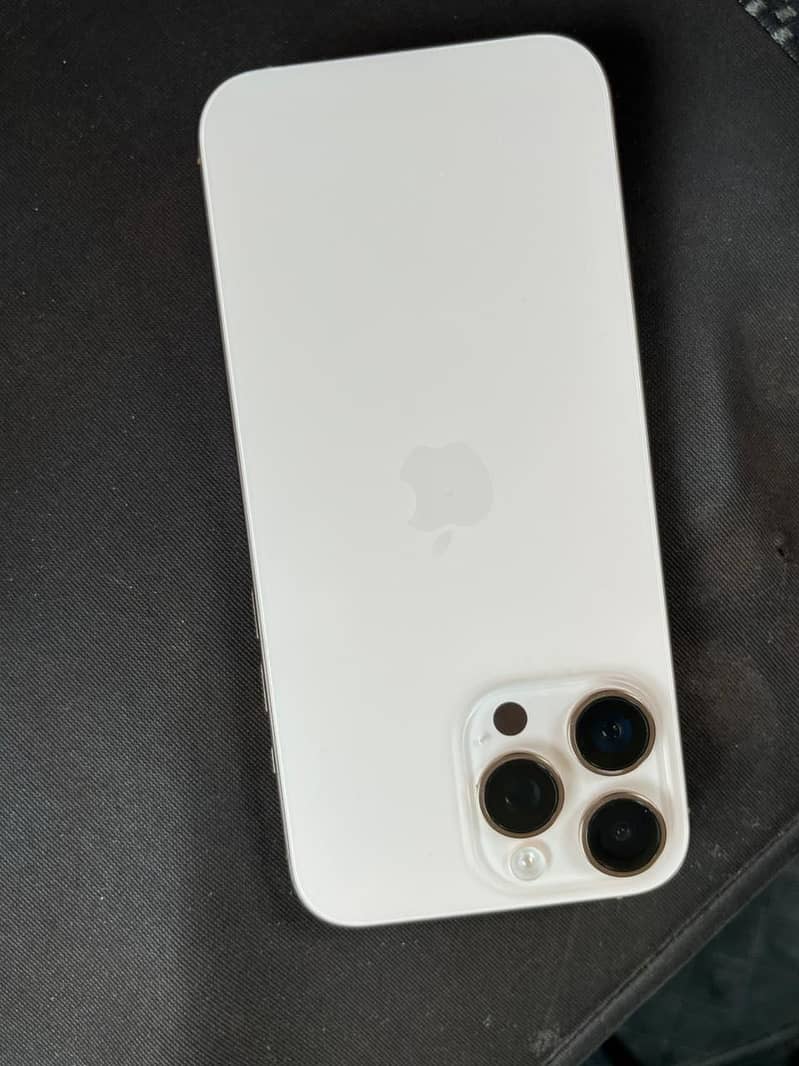 Iphone 16 pro max 1