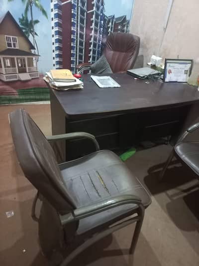 Shop glass table chair