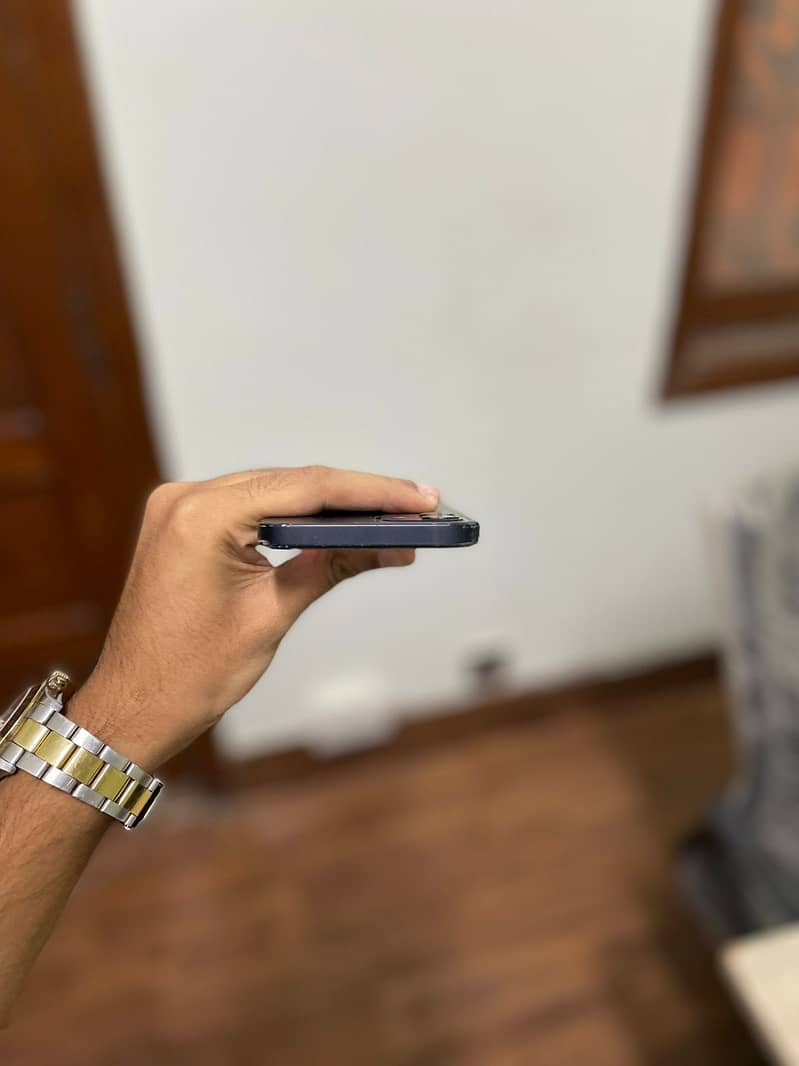 Apple iPhone 12 5