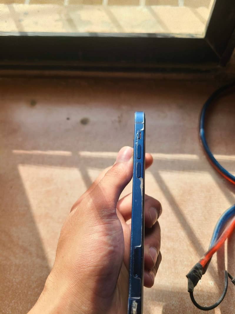 Apple iPhone 12 2
