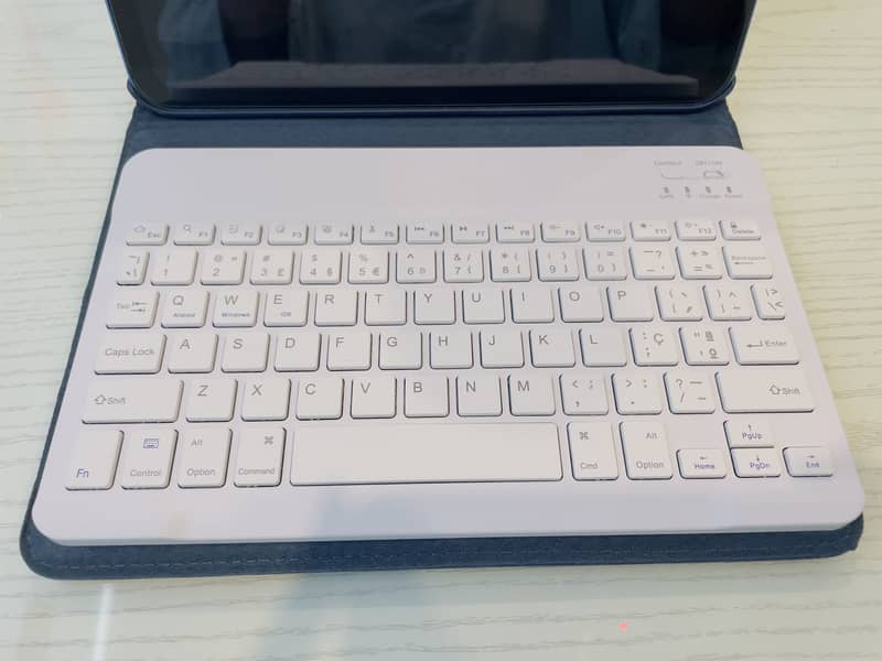 Bluetooth keyboard 0