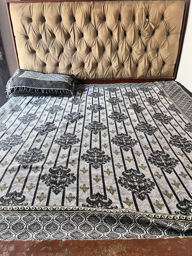 King size bed 1
