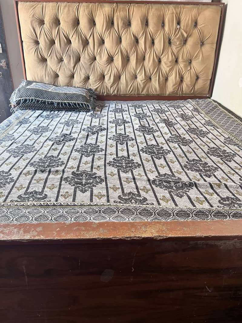 King size bed 2
