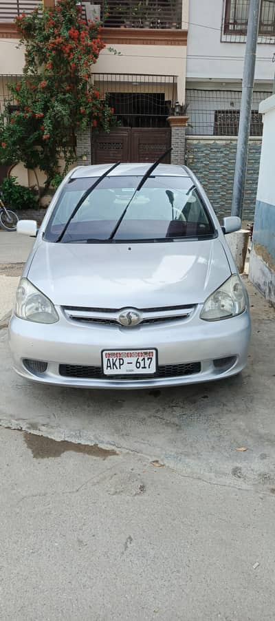 Toyota Platz 2003
