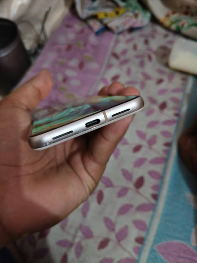 Google Pixel 8 0