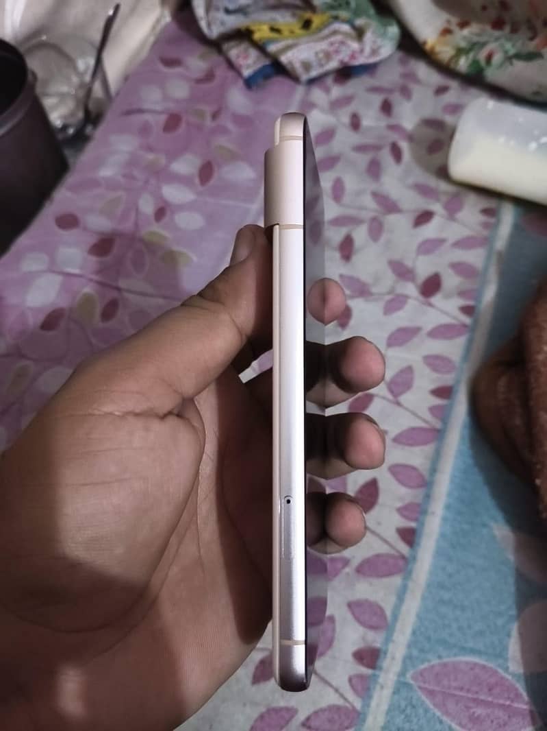 Google Pixel 8 5