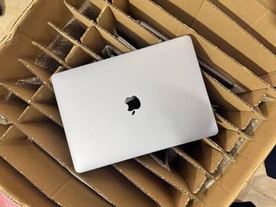 macbook air 2021 | i3 - 10th | 8gb 256 ssd | 2 gb GPU type C