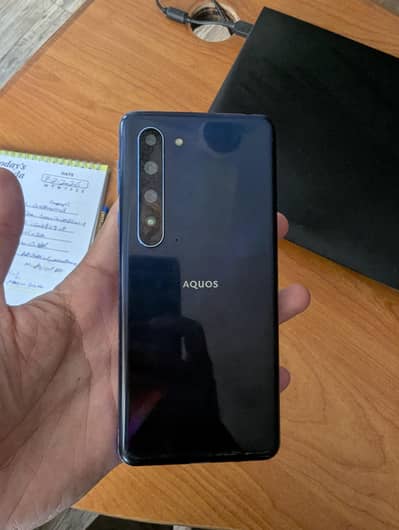 Sharp Aquos R5G