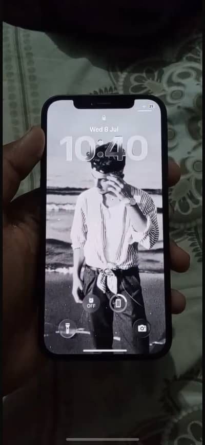 Apple iPhone 12