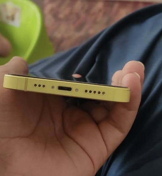 Apple iPhone 14 3