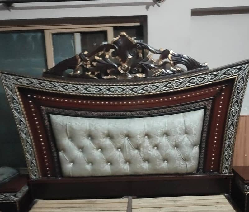 bed shesha table 0