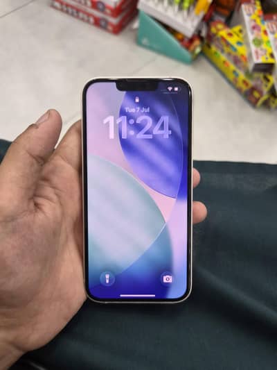 Apple iPhone 13