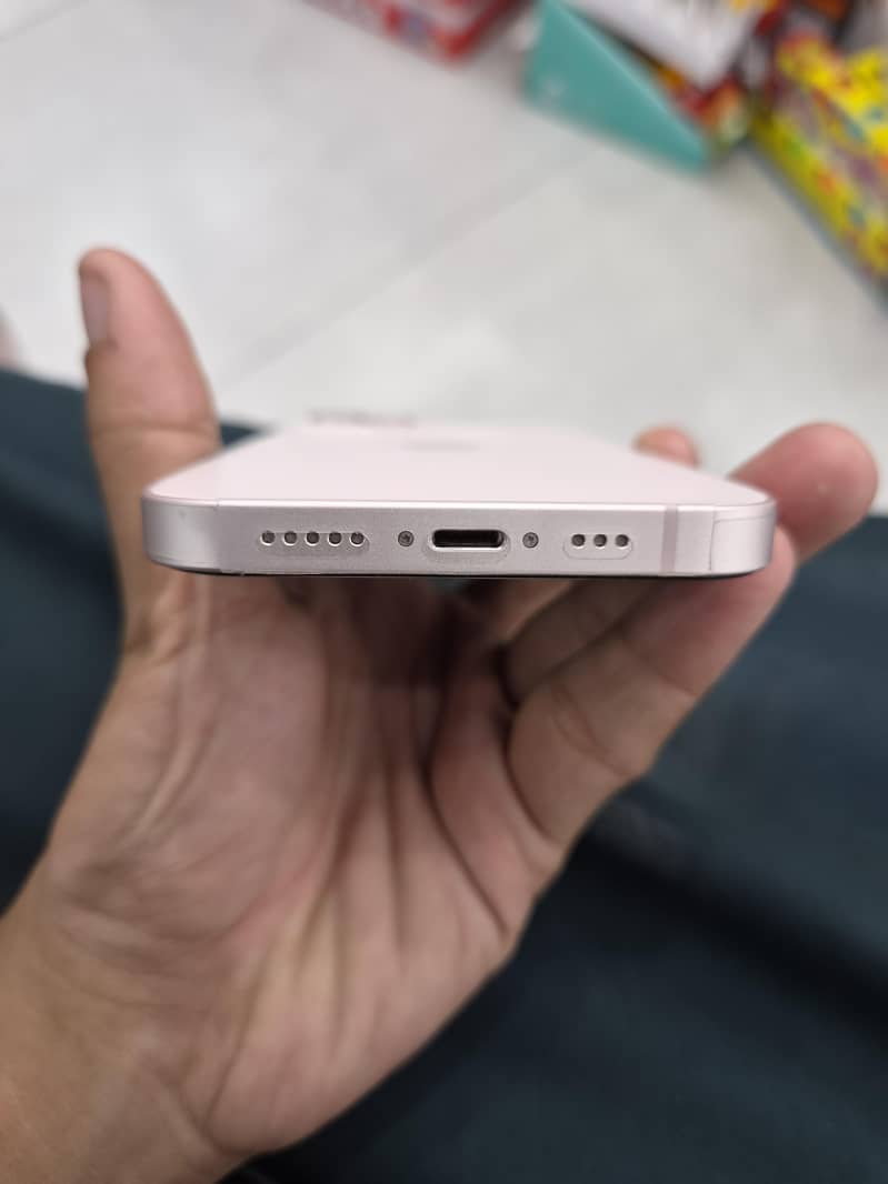 Apple iPhone 13 1