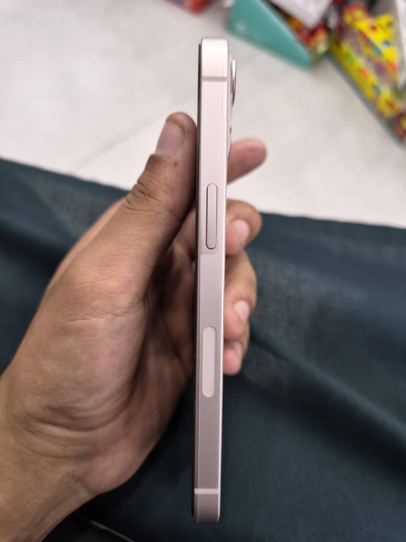 Apple iPhone 13 3