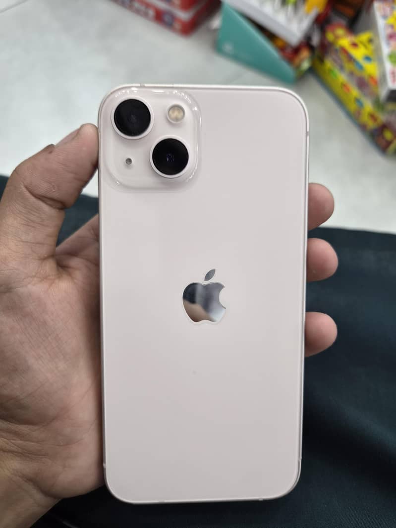 Apple iPhone 13 4