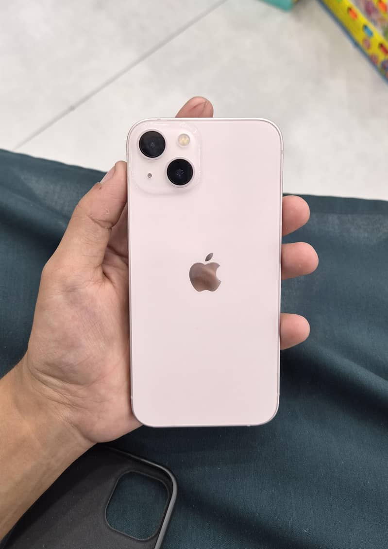 Apple iPhone 13 5