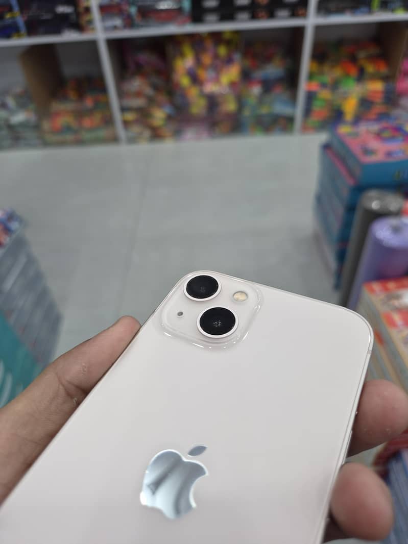 Apple iPhone 13 6