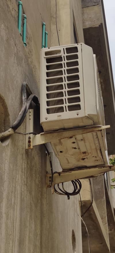 Orient  Ac 1.5 ton.  RS 75000