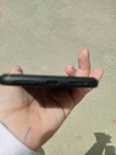 6gb ram storage 64 GB in black color