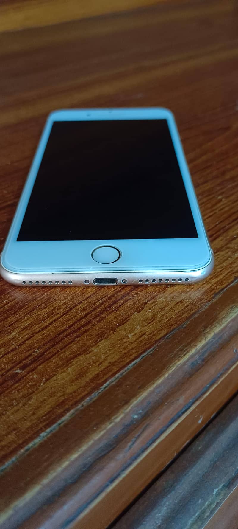 Apple iPhone 8 Plus 0