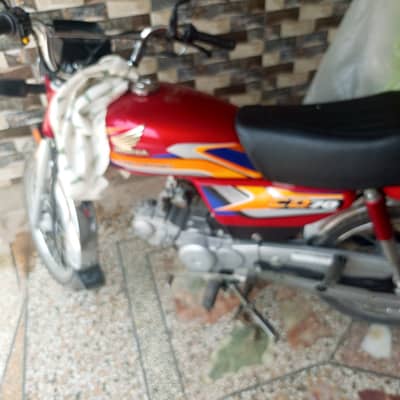 Honda CD 70 2025