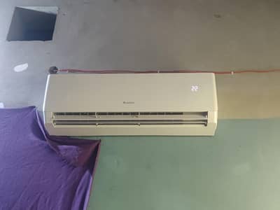 Gree 1.5 Ton Inverter AC - Excellent Condition (Urgent Sale)