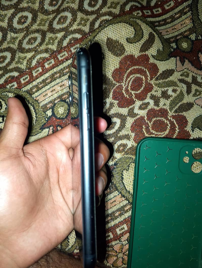 Apple iPhone 11 5
