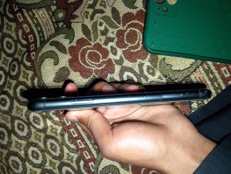 Apple iPhone 11 6