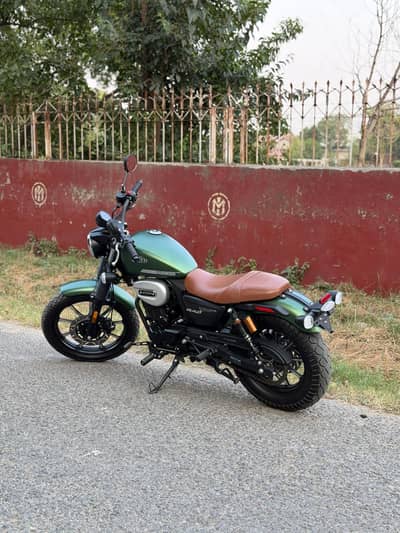 Hi-Speed Cyclone 250cc | ABS Variant | 2025 Model | 1100 km Only