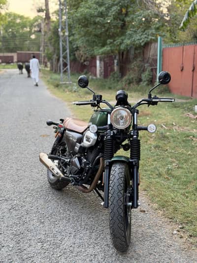 Hi-Speed Cyclone 250cc | ABS Variant | 2025 Model | 1100 km Only