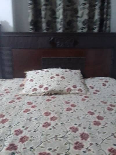 Queen bed